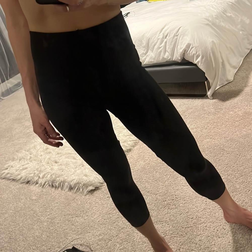 NWOT Lululemon compression capris leggings